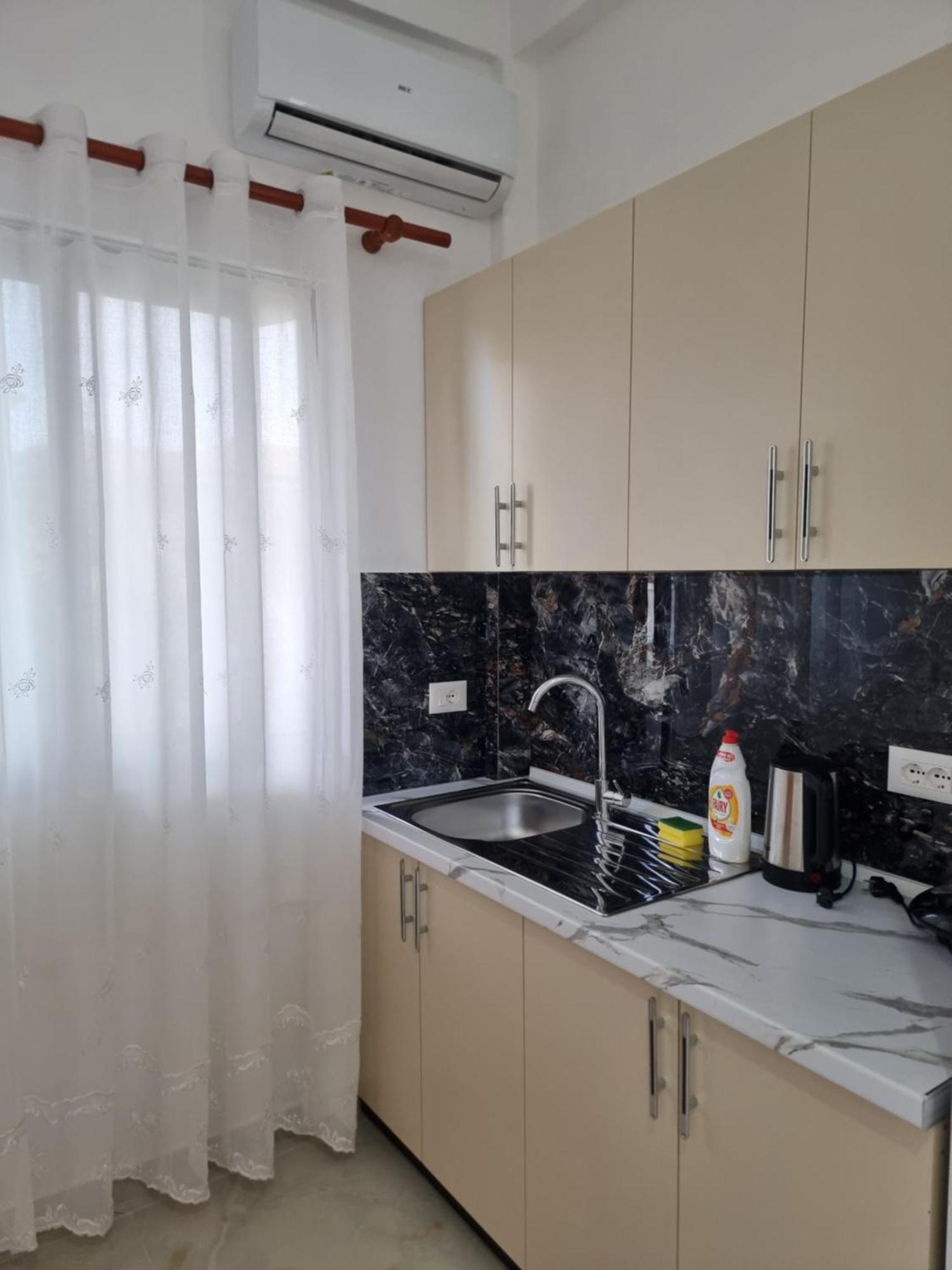 Rooms For Rent Durres Exterior photo